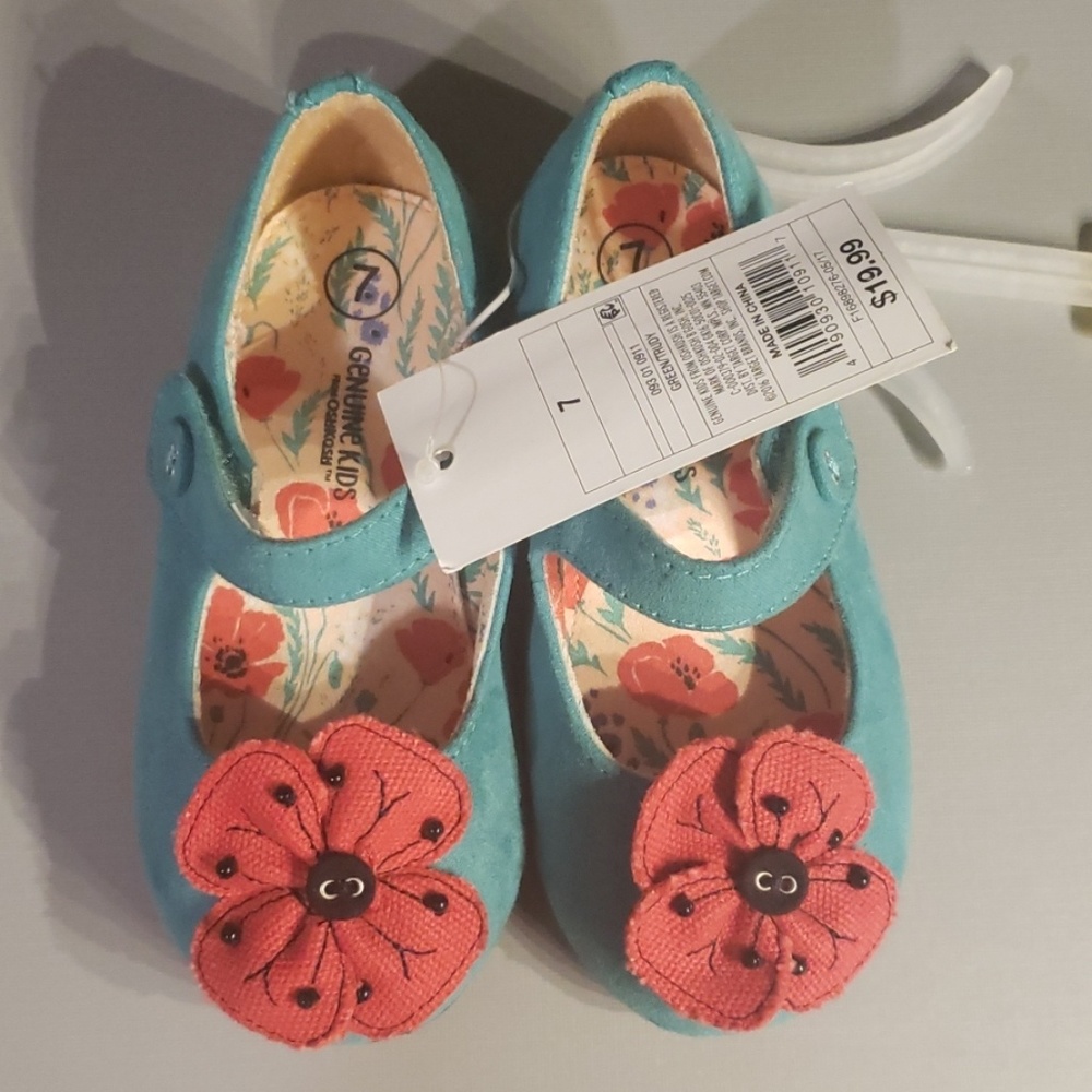 Girl shoes